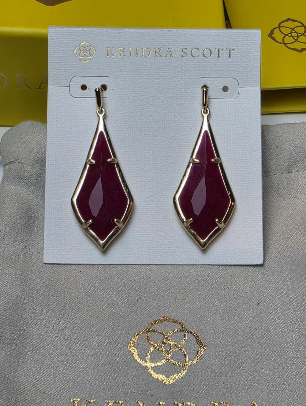 Kendra Scott Olivia Maroon Burgundy Gold Tone Elongated Drop Earrings Dangle - Picture 2 of 5
